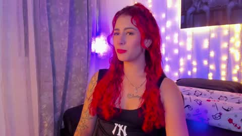 Snapshot of sophi_01 chatting on January 14, 2025, 5:51 am sophie online show from January 14, 2025, 5:51 am