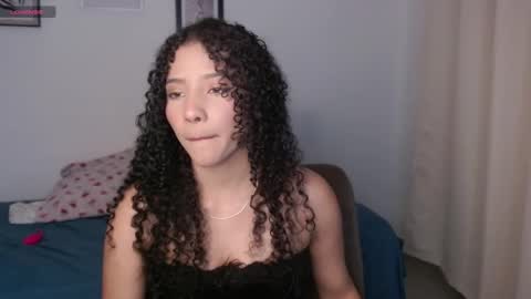 Snapshot of sophi_baby chatting on September 14, 2025, 3:38 am Sophi baby online show from September 14, 2025, 3:38 am