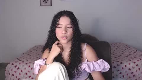 Snapshot of sophi_baby chatting on October 8, 2025, 4:10 am Sophi baby online show from October 8, 2025, 4:10 am