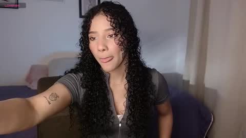 Snapshot of sophi_baby chatting on October 15, 2025, 2:11 am Sophi baby online show from October 15, 2025, 2:11 am