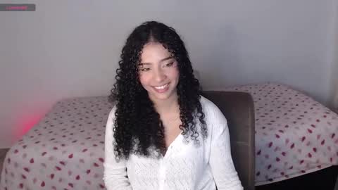 Snapshot of sophi_baby chatting on October 22, 2025, 4:24 am Sophi baby online show from October 22, 2025, 4:24 am