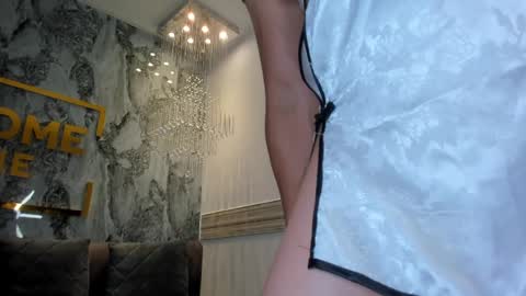 Sophi Johnson online show from April 15, 2026, 4:41 am