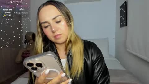 Snapshot of sophi_moreno chatting on February 17, 2026, 2:41 am Sofi online show from February 17, 2026, 2:41 am