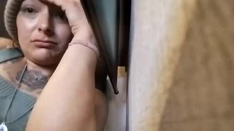 sophia1lux online show from December 5, 2025, 1:03 am