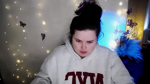 sophia__olsen online show from February 6, 2026, 6:51 am