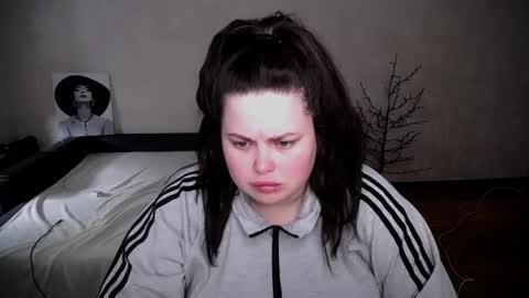 sophia__olsen online show from April 22, 2026, 6:27 am