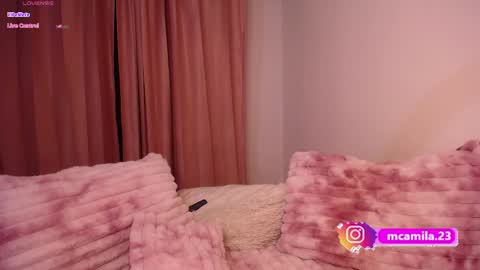 Snapshot of sophia_bones chatting on June 5, 2026, 12:17 am SophiI online show from June 5, 2026, 12:17 am
