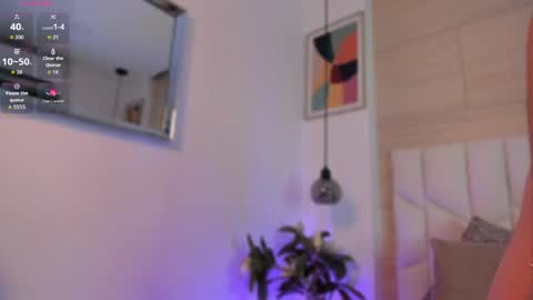 Snapshot of sophia_bonnet chatting on May 7, 2026, 11:48 am S O P H I A online show from May 7, 2026, 11:48 am