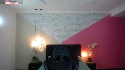 sophia_brunette21 online show from October 14, 2025, 11:33 am