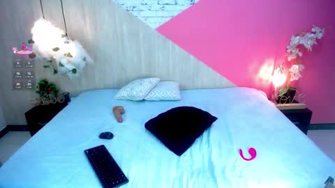 sophia_brunette21 online show from January 14, 2026, 12:00 pm