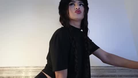 Snapshot of sophia_cambpell chatting on December 2, 2025, 9:32 pm Sophia online show from December 2, 2025, 9:32 pm