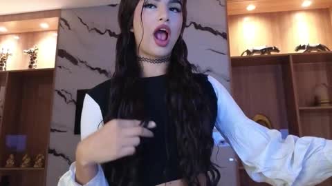 Snapshot of sophia_cambpell chatting on December 4, 2025, 9:34 pm Sophia online show from December 4, 2025, 9:34 pm