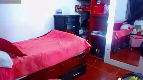 sophia_greey online show from April 14, 2026, 5:35 am