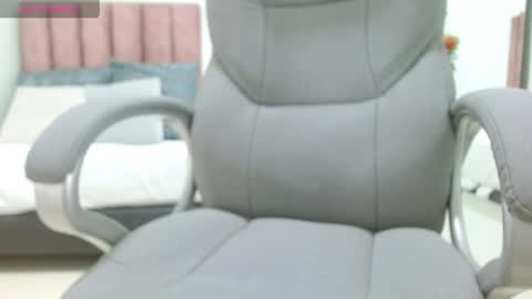 Sophia  online show from April 18, 2026, 9:04 pm