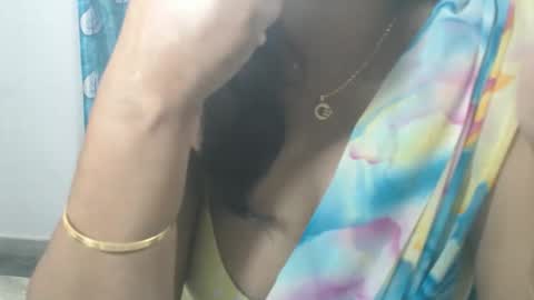 Snapshot of sophia_indian chatting on June 5, 2026, 5:03 am Sophia Tamil online show from June 5, 2026, 5:03 am