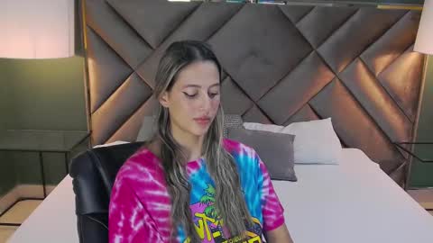 Snapshot of sophia_loreenn chatting on October 18, 2025, 2:07 pm Sofia online show from October 18, 2025, 2:07 pm