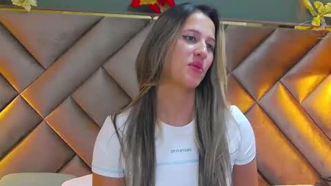 Snapshot of sophia_loreenn chatting on December 13, 2025, 7:53 pm Sofia online show from December 13, 2025, 7:53 pm