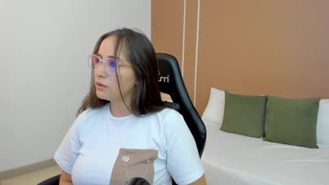 S O P H I A online show from September 26, 2025, 6:45 pm