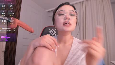 Snapshot of sophia_squirtits chatting on January 16, 2025, 5:12 pm QUEEN OF SQUIRT online show from January 16, 2025, 5:12 pm