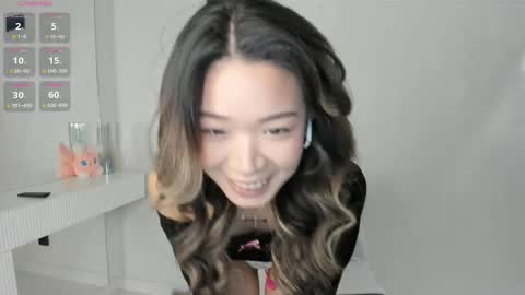 Snapshot of sophia_squirtits chatting on November 6, 2025, 11:55 am QUEEN OF SQUIRT online show from November 6, 2025, 11:55 am