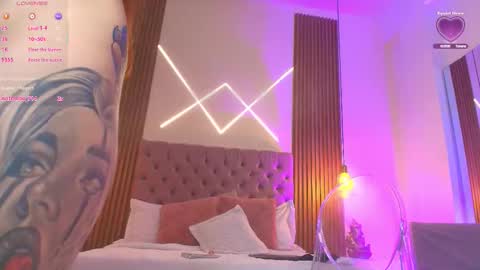 sophia_turneer online show from October 16, 2025, 1:28 am