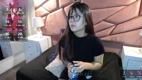 Sophi  online show from October 19, 2025, 1:23 pm