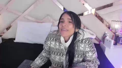 Sophia Paris online show from October 24, 2025, 3:14 am