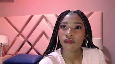 Sophie online show from September 19, 2025, 3:30 am