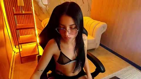sophiadoll_tf online show from November 12, 2025, 1:22 pm