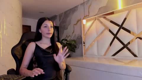 Snapshot of sophiadoll_tf chatting on May 20, 2026, 9:43 pm sophiadoll_tf online show from May 20, 2026, 9:43 pm