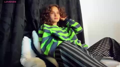 sophiamiller6 online show from April 20, 2026, 9:34 am