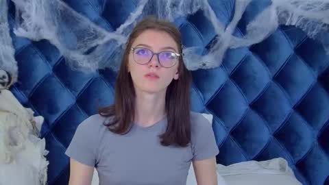 SophiaProve online show from October 27, 2025, 4:27 am