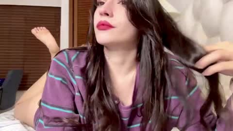 sophiarommie online show from April 24, 2026, 8:39 am