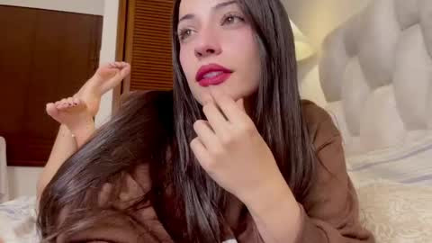 sophiarommie online show from May 12, 2026, 5:48 am