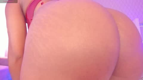 SophiaSmiths online show from October 12, 2025, 10:03 am