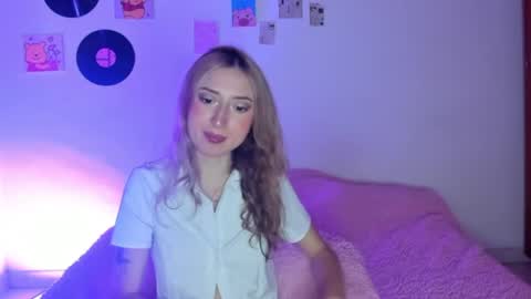 Snapshot of sophie_collins13 chatting on March 27, 2026, 6:19 am Sophie online show from March 27, 2026, 6:19 am
