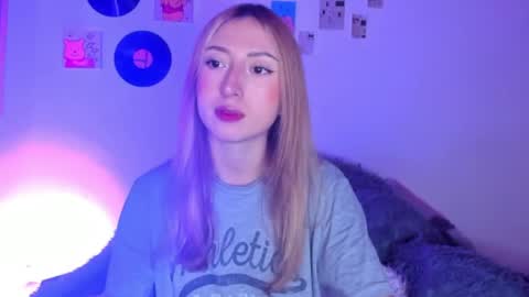 Snapshot of sophie_collins13 chatting on April 8, 2026, 7:41 am Sophie online show from April 8, 2026, 7:41 am