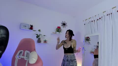 sophie doll online show from December 10, 2024, 2:48 am