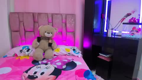  SOPHIE JANNER online show from September 23, 2025, 5:43 am