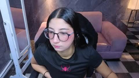 Snapshot of sophie_jones_b chatting on May 21, 2026, 12:45 pm sophie_jones_b online show from May 21, 2026, 12:45 pm