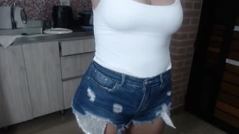 Snapshot of sophie_lopez1 chatting on March 12, 2026, 12:06 am Sofa online show from March 12, 2026, 12:06 am