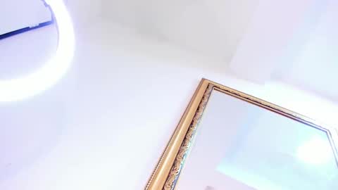 sophie_newton online show from February 13, 2025, 3:24 pm