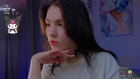 sophie_nomenal_ online show from November 18, 2025, 2:43 pm