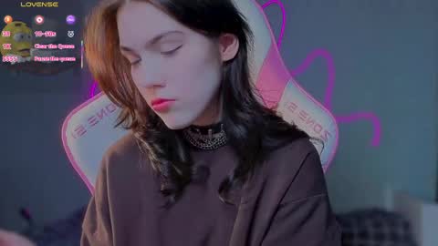 sophie_nomenal_ online show from May 6, 2026, 5:40 pm
