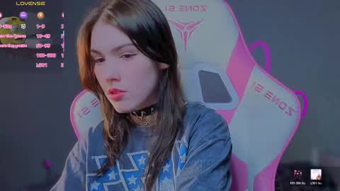 sophie_nomenal_ online show from May 8, 2026, 8:47 pm