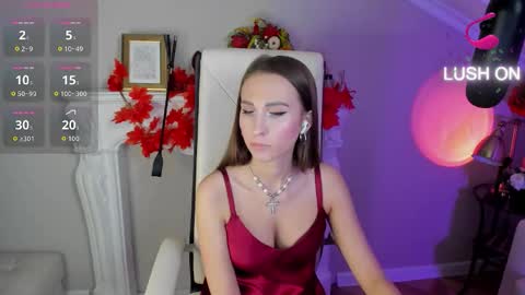 Sophie online show from November 2, 2025, 9:00 am