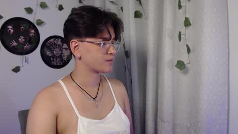 sophie_ross1 online show from November 20, 2025, 1:17 am