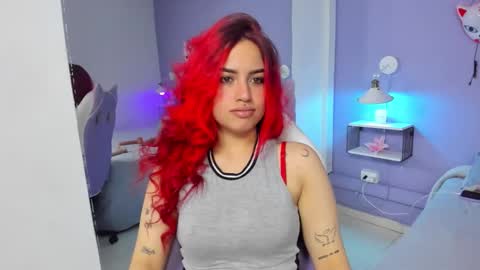 sophie russell  online show from November 9, 2025, 3:43 pm