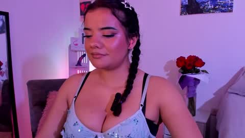 Snapshot of sophie_t_ chatting on June 4, 2026, 5:02 am Sofia online show from June 4, 2026, 5:02 am