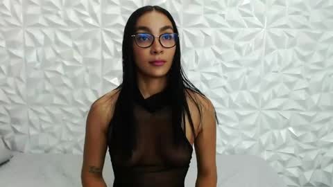 sophie_willow online show from May 1, 2026, 7:40 pm
